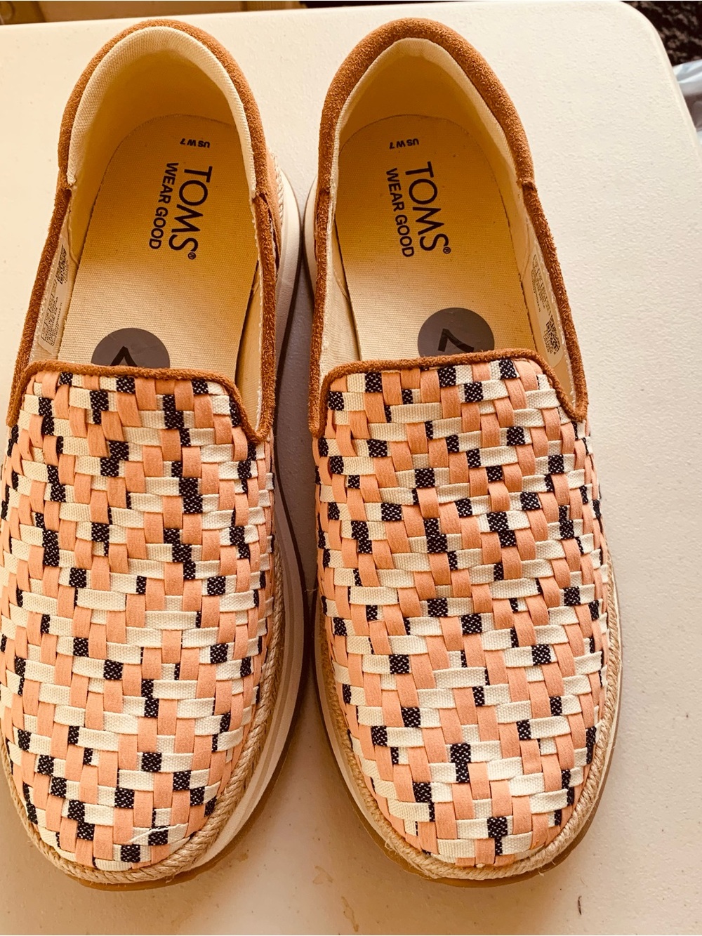 New TOMS espadrille slip-on flats in size 7W